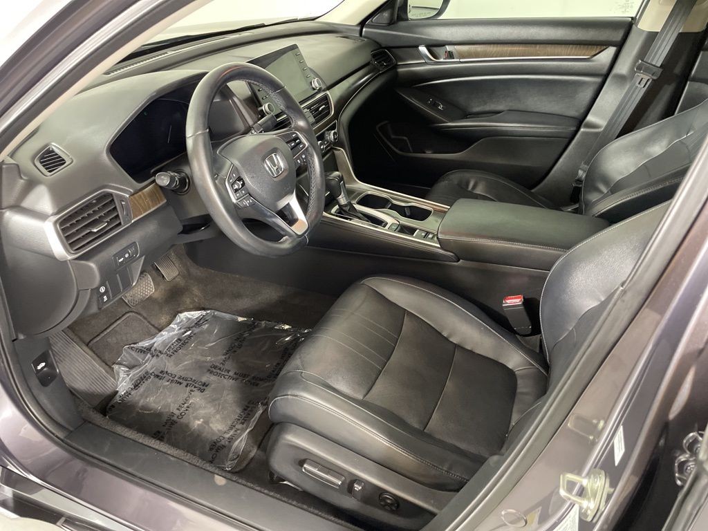 Vehicle image 23 of 50