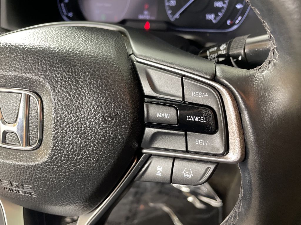 Vehicle image 41 of 50