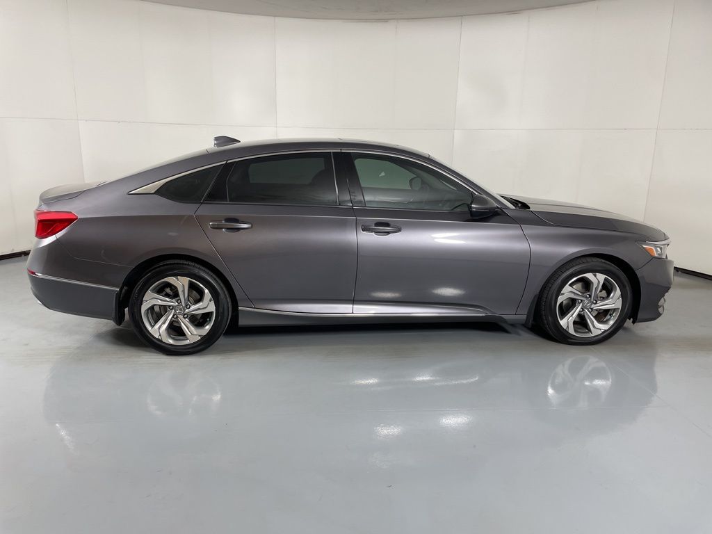 Vehicle image 6 of 50