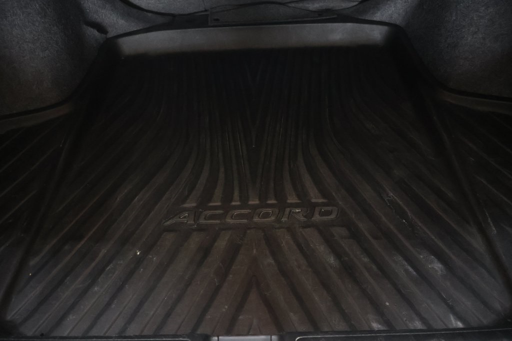 2018 Honda Accord EX-L 1.5T Image 16 of 47