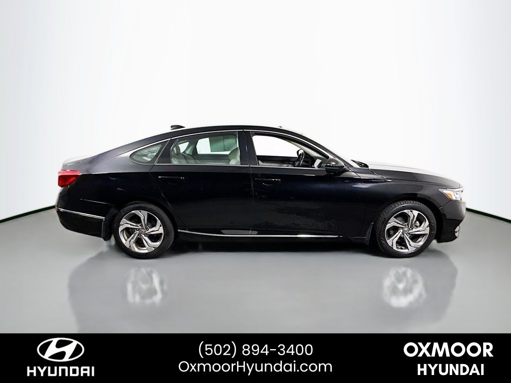 Vehicle image 4 of 32