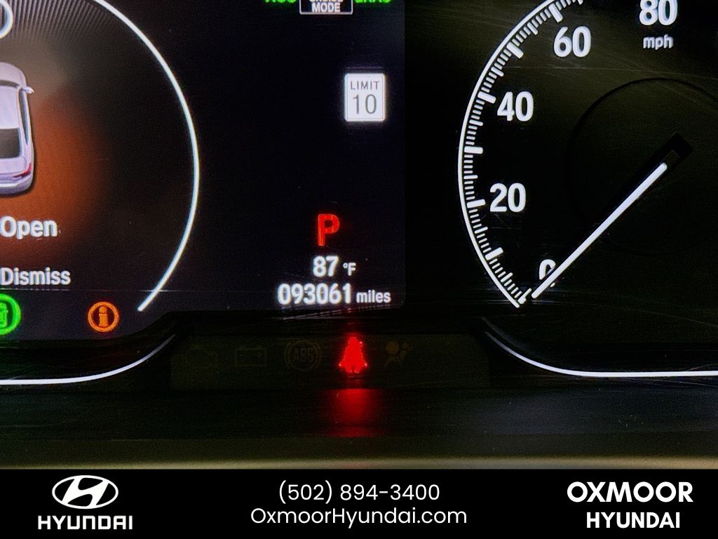 Vehicle image 24 of 32