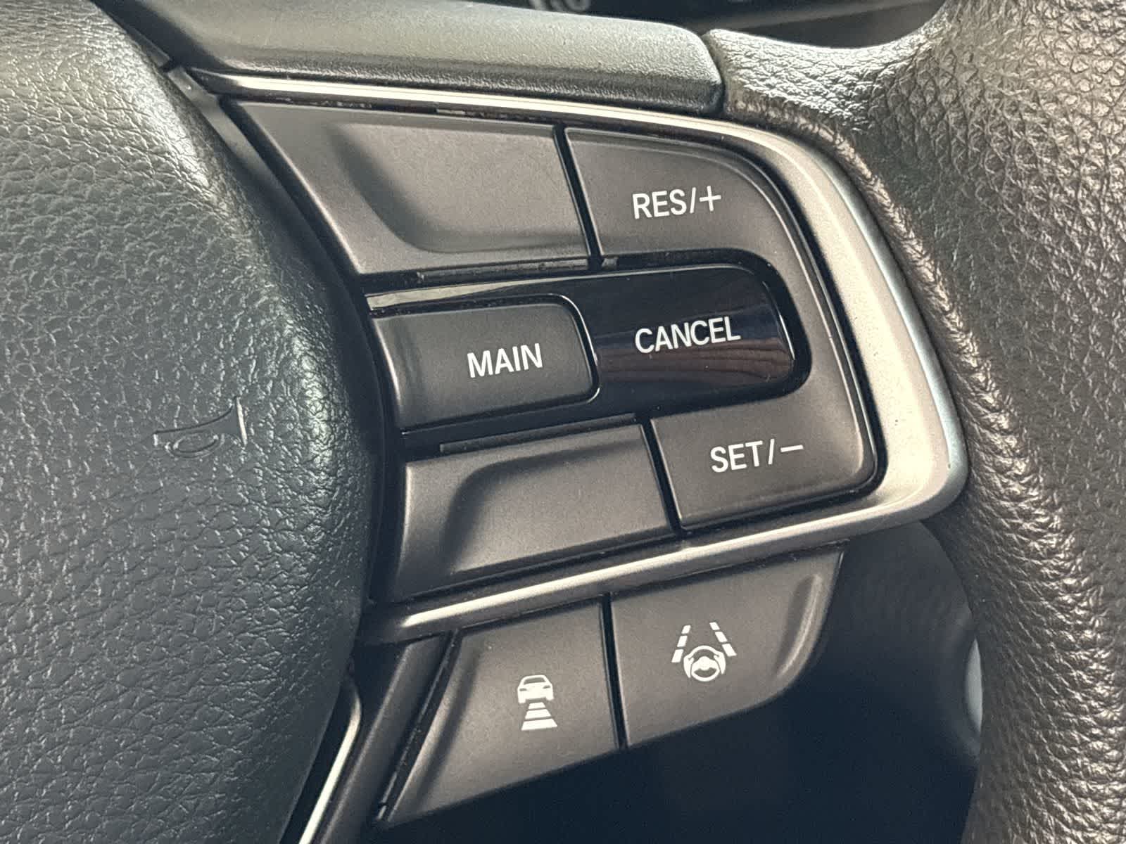 Vehicle image 29 of 32