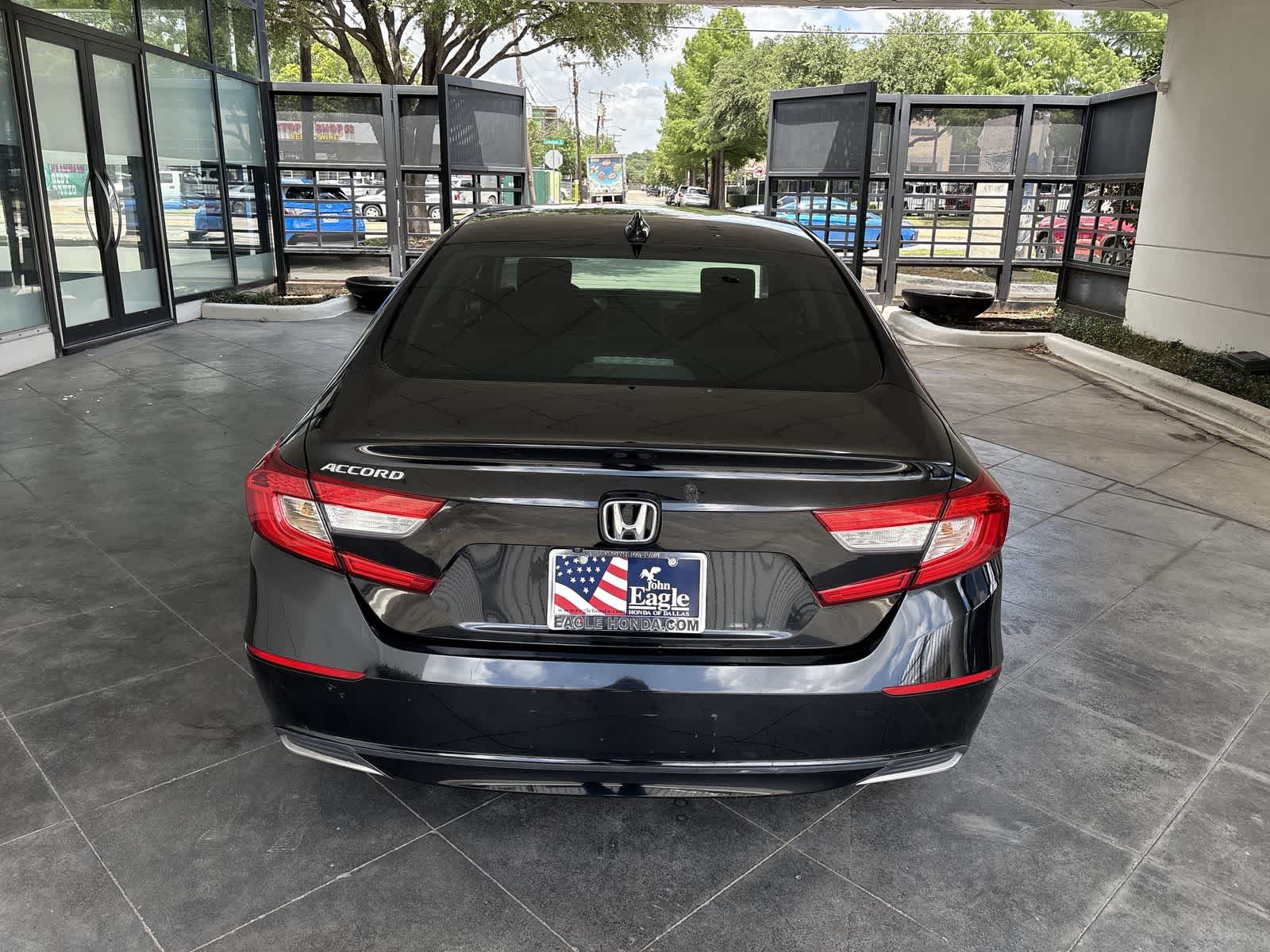 Vehicle image 6 of 32
