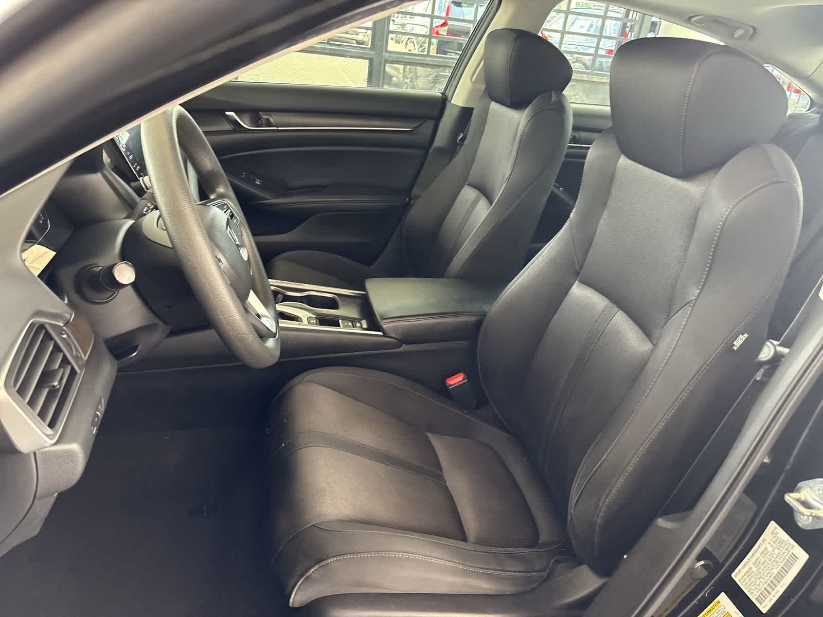 Vehicle image 12 of 32