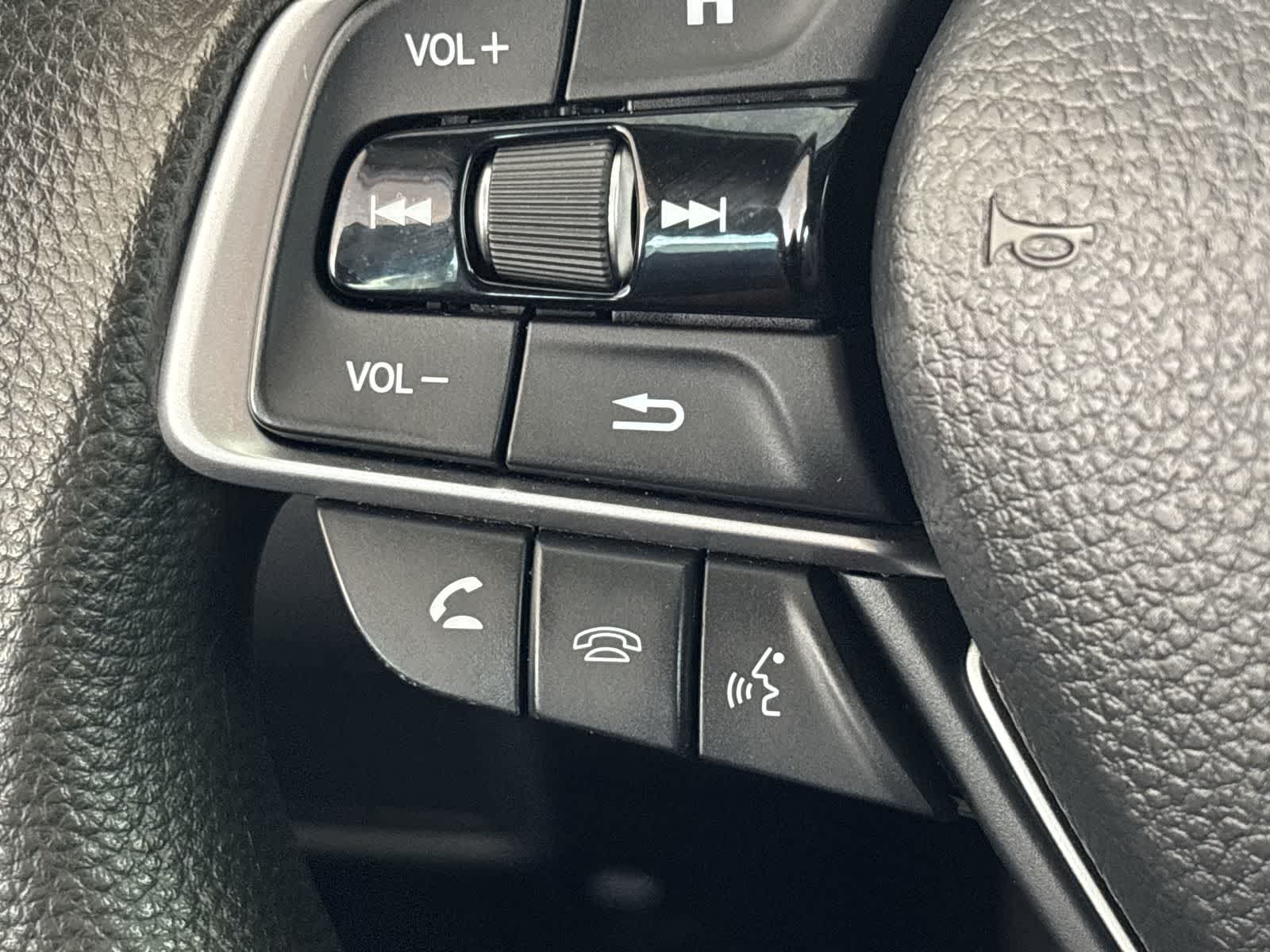Vehicle image 31 of 32