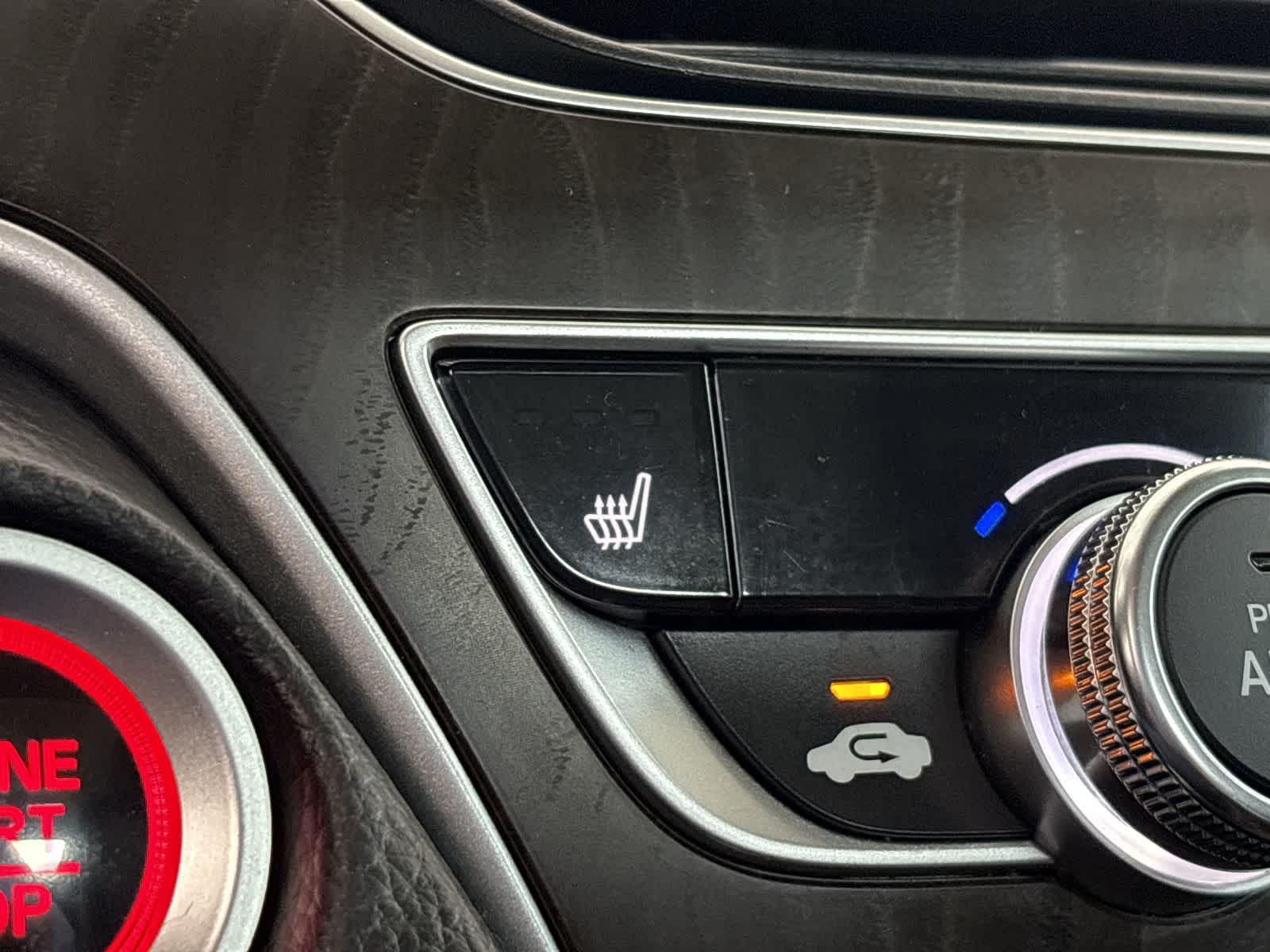 Vehicle image 22 of 32