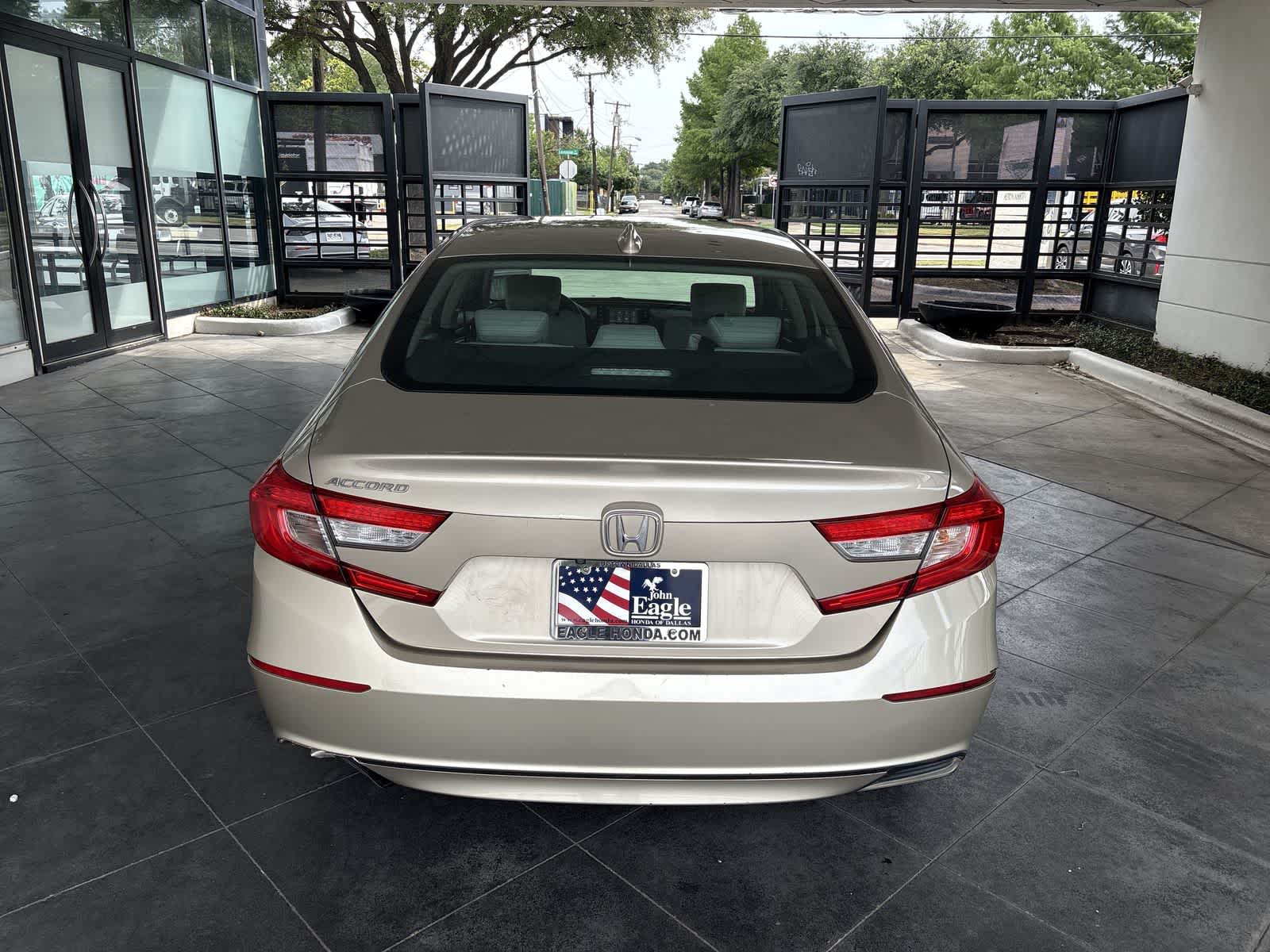 2018 Honda Accord EX 1.5T Image 10 of 32