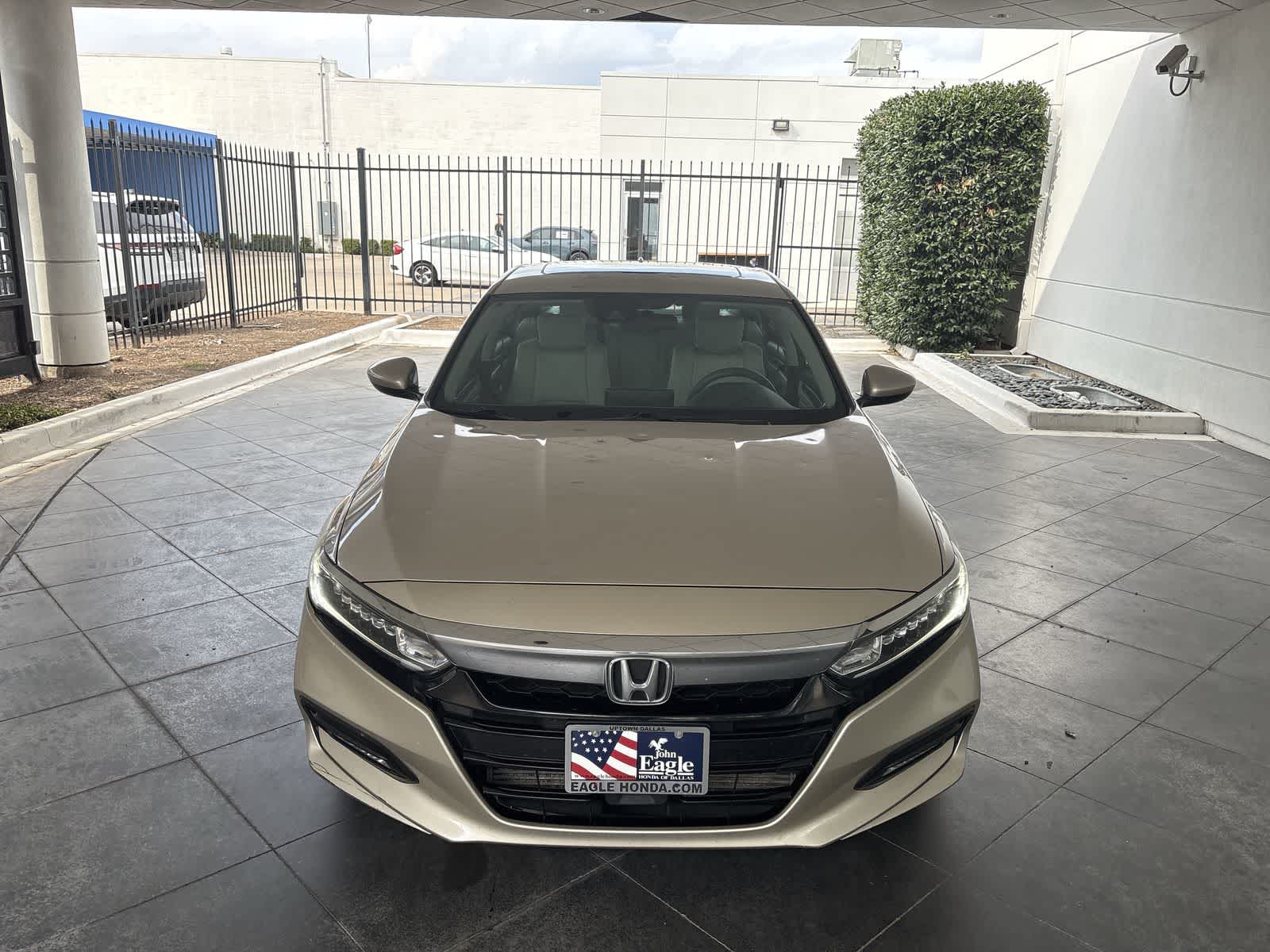 2018 Honda Accord EX 1.5T Image 2 of 32