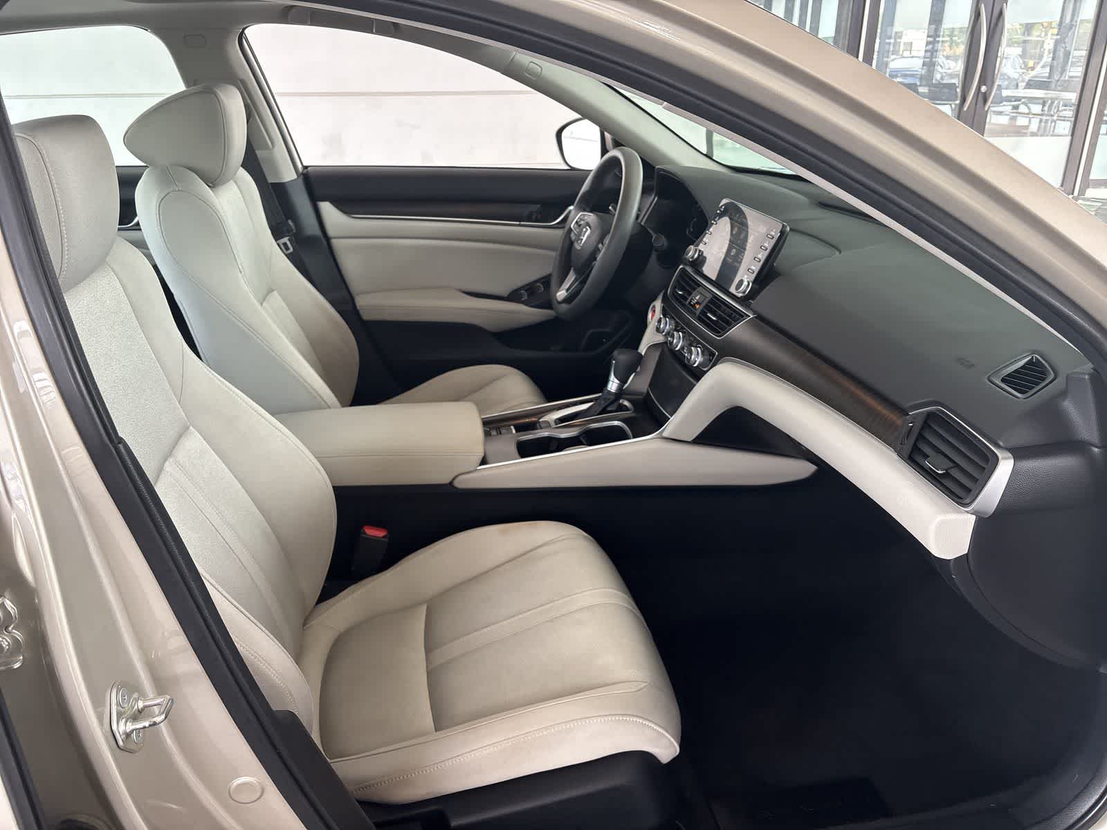 2018 Honda Accord EX 1.5T Image 14 of 32