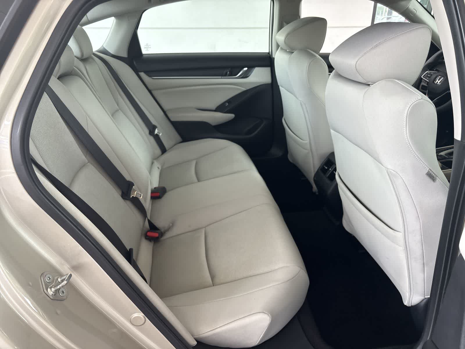 2018 Honda Accord EX 1.5T Image 12 of 32