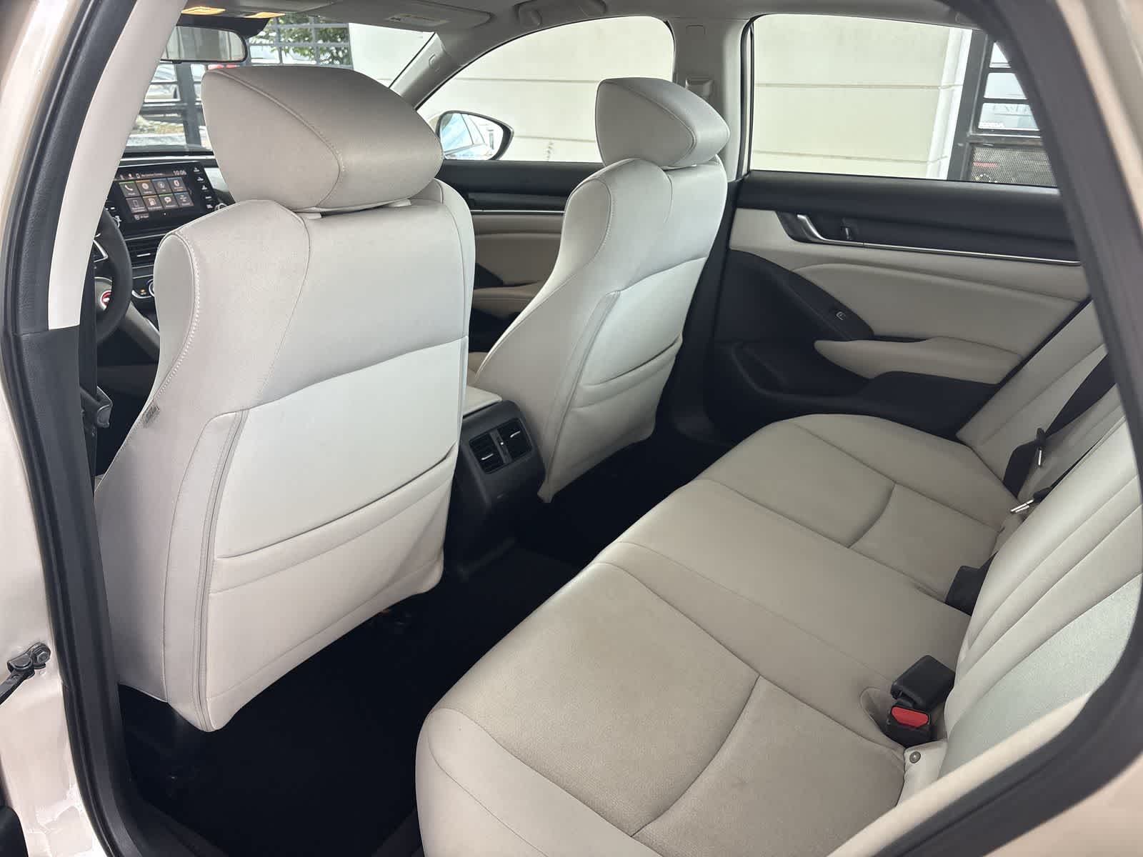 2018 Honda Accord EX 1.5T Image 13 of 32