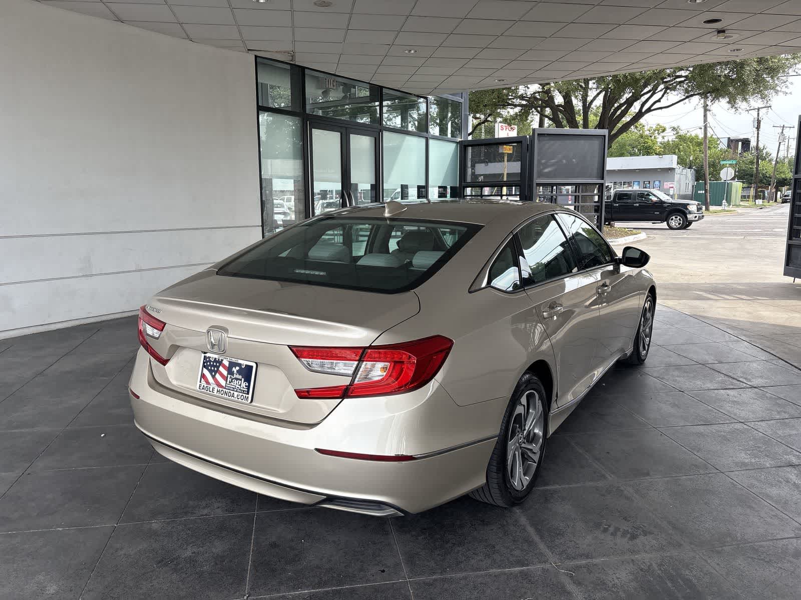 2018 Honda Accord EX 1.5T Image 5 of 32
