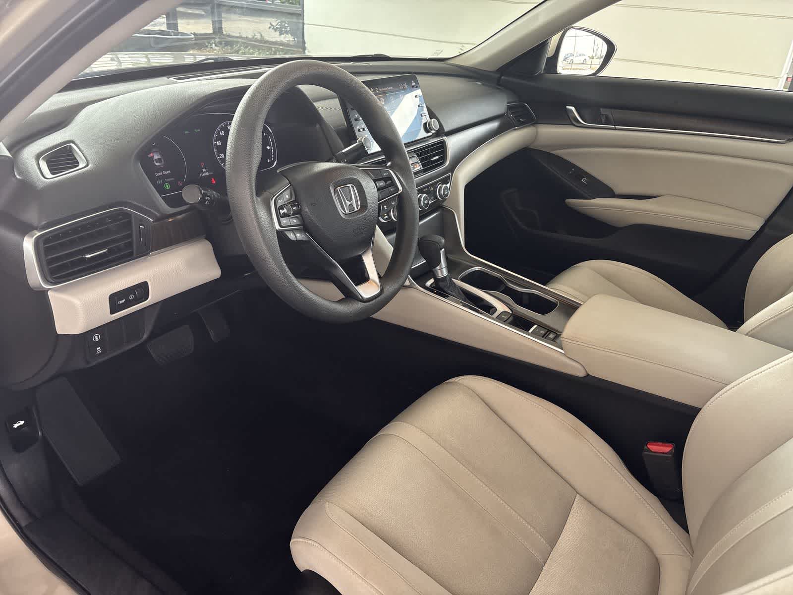 2018 Honda Accord EX 1.5T Image 17 of 32