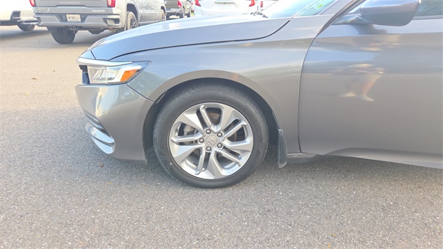 2018 Honda Accord LX 1.5T Image 6 of 21