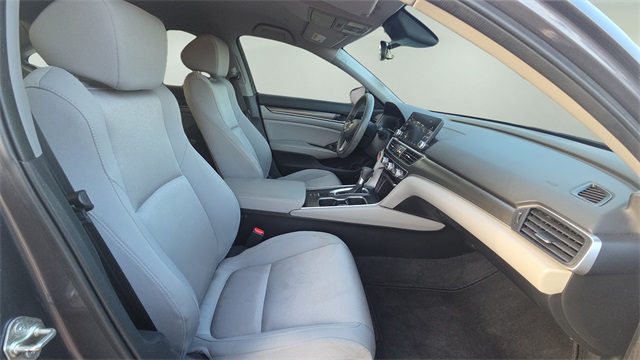 2018 Honda Accord LX 1.5T Image 11 of 21