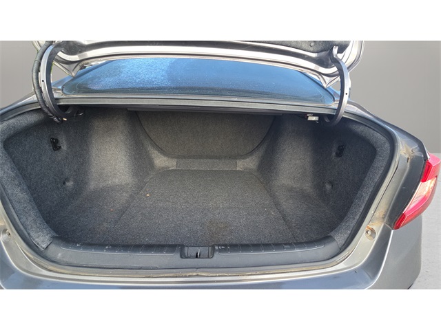 2018 Honda Accord LX 1.5T Image 7 of 21