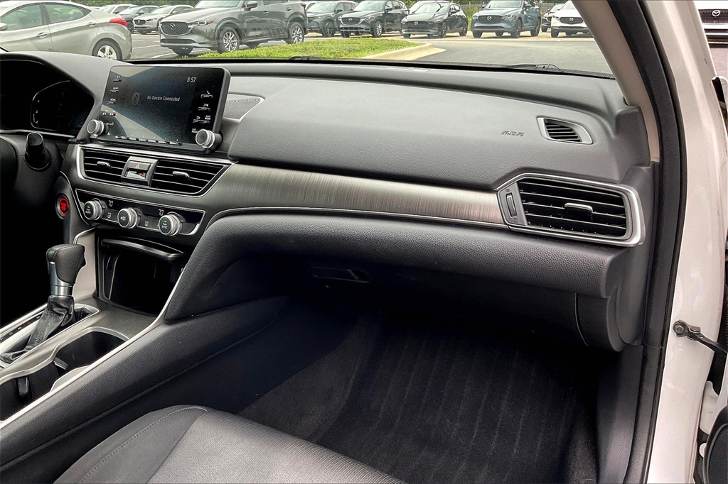 2018 Honda Accord LX 1.5T Image 18 of 34