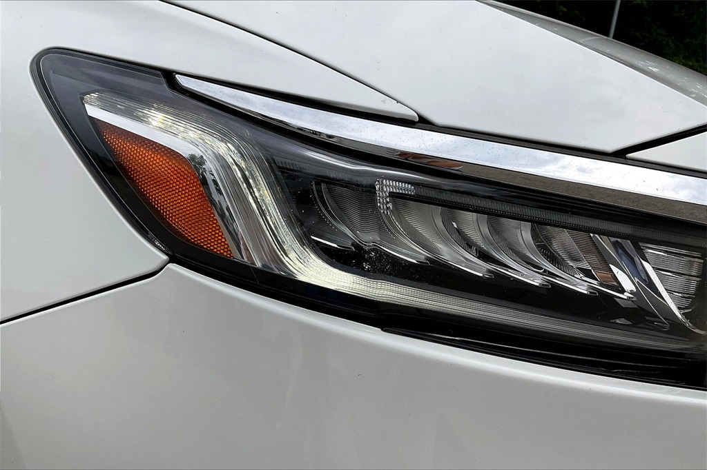2018 Honda Accord LX 1.5T Image 28 of 34