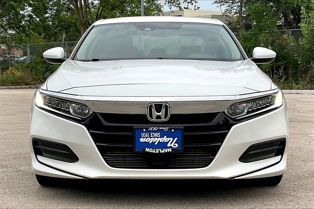 2018 Honda Accord LX 1.5T Image 2 of 34