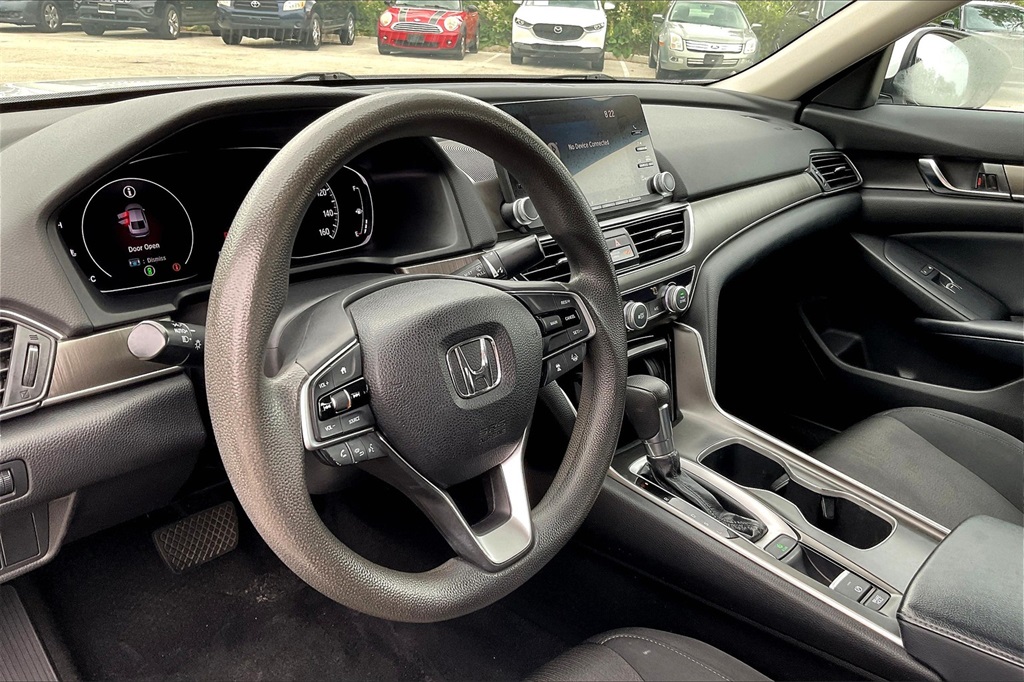 2018 Honda Accord LX 1.5T Image 16 of 34
