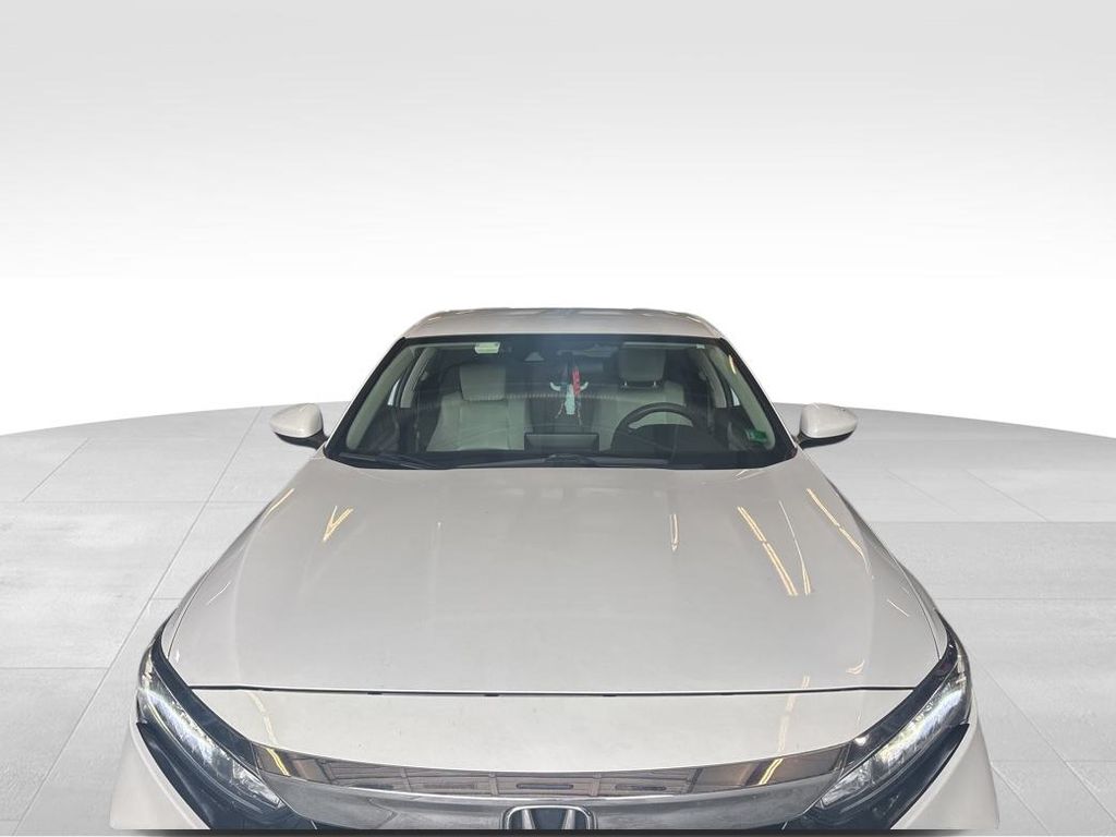 2018 Honda Accord LX 1.5T Image 10 of 19