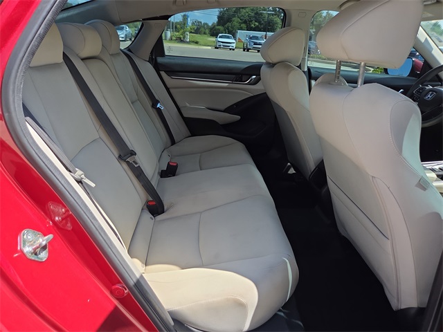 2018 Honda Accord LX 1.5T Image 10 of 24