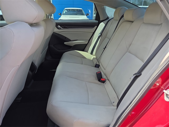 2018 Honda Accord LX 1.5T Image 11 of 24