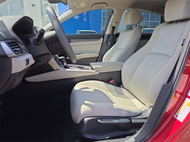 2018 Honda Accord LX 1.5T Image 13 of 24