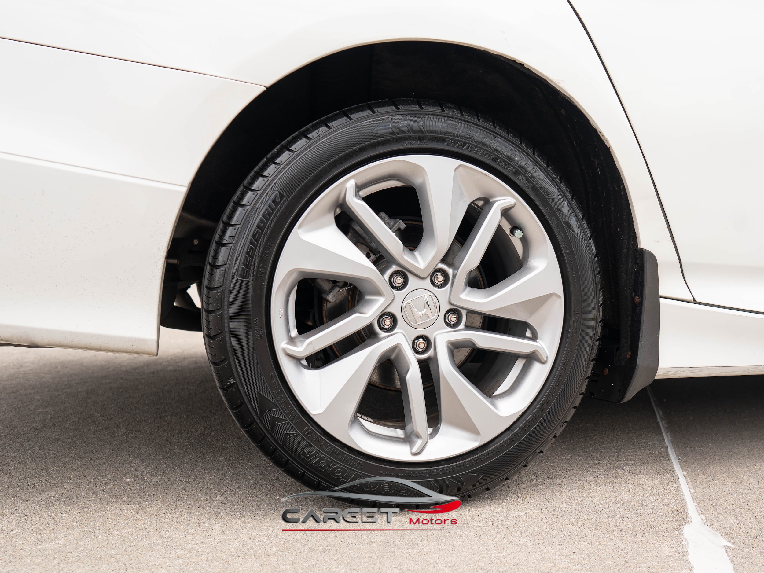 Vehicle image 11 of 47