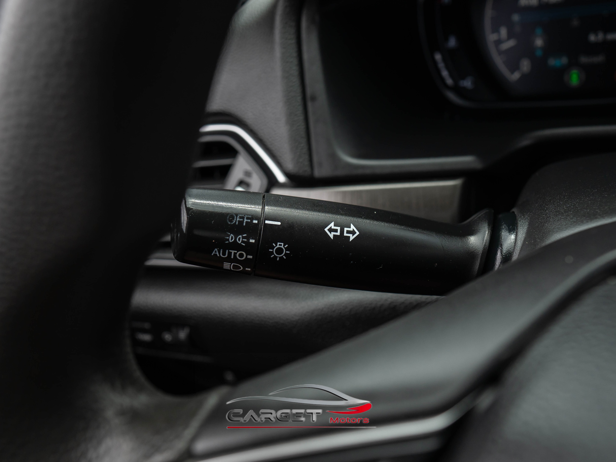Vehicle image 25 of 47