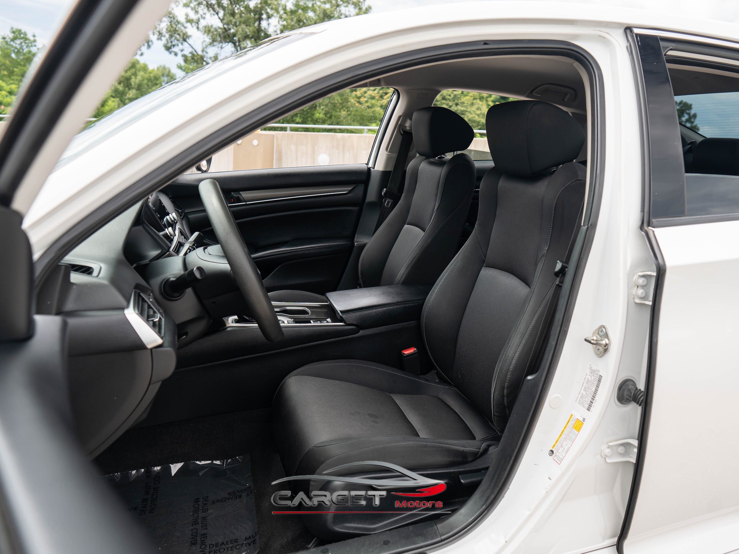Vehicle image 15 of 47