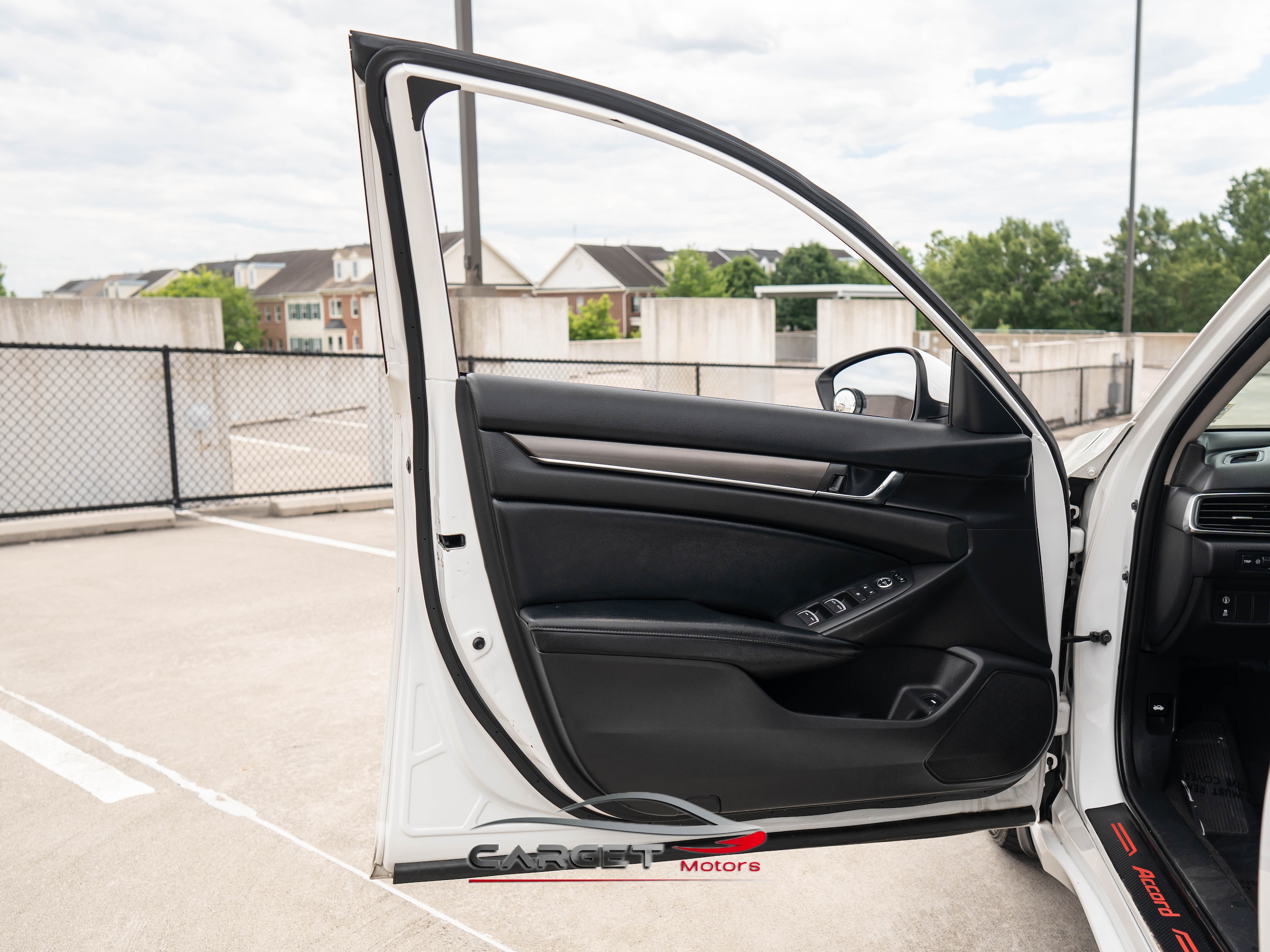 Vehicle image 36 of 47