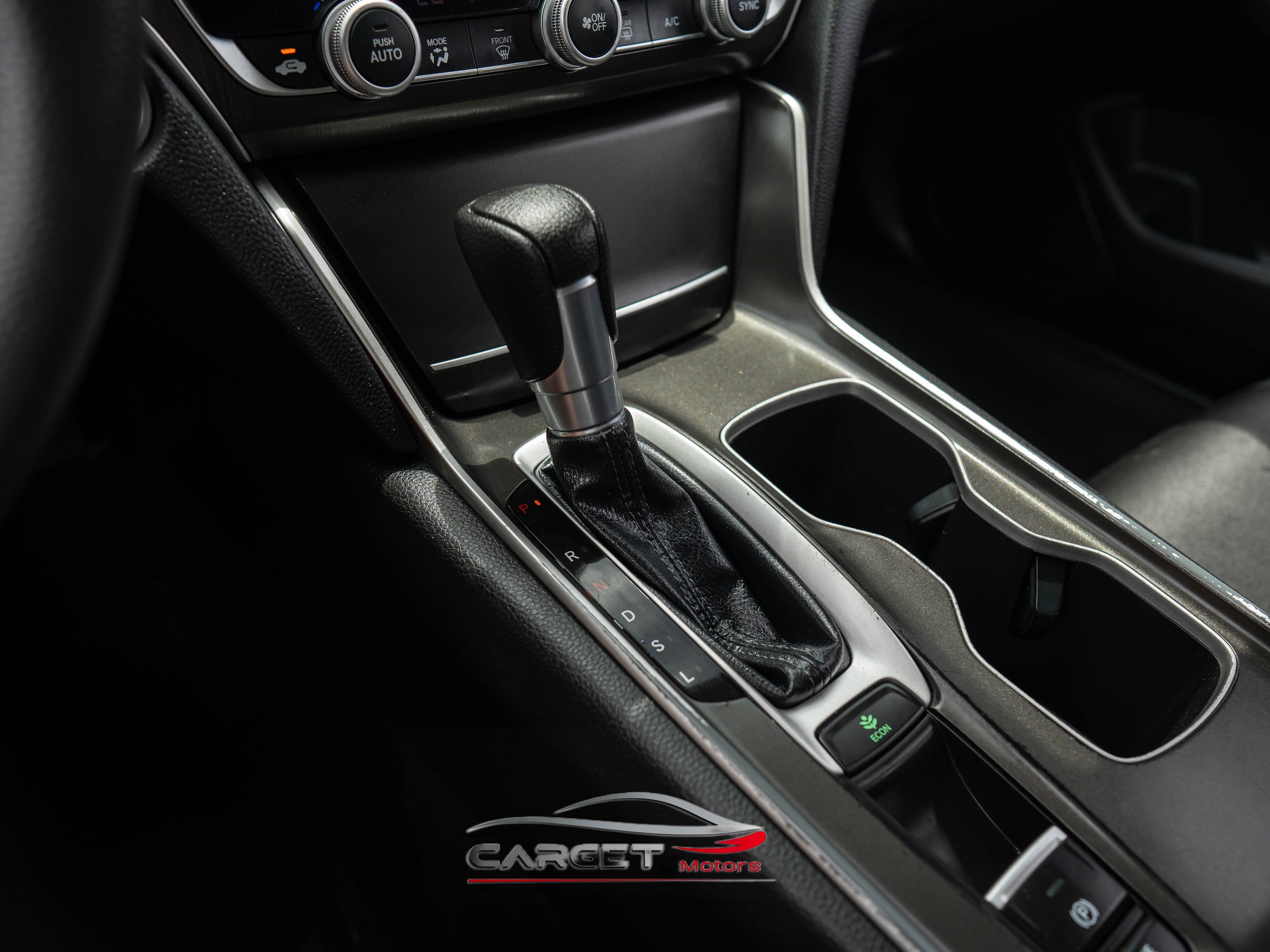 Vehicle image 31 of 47
