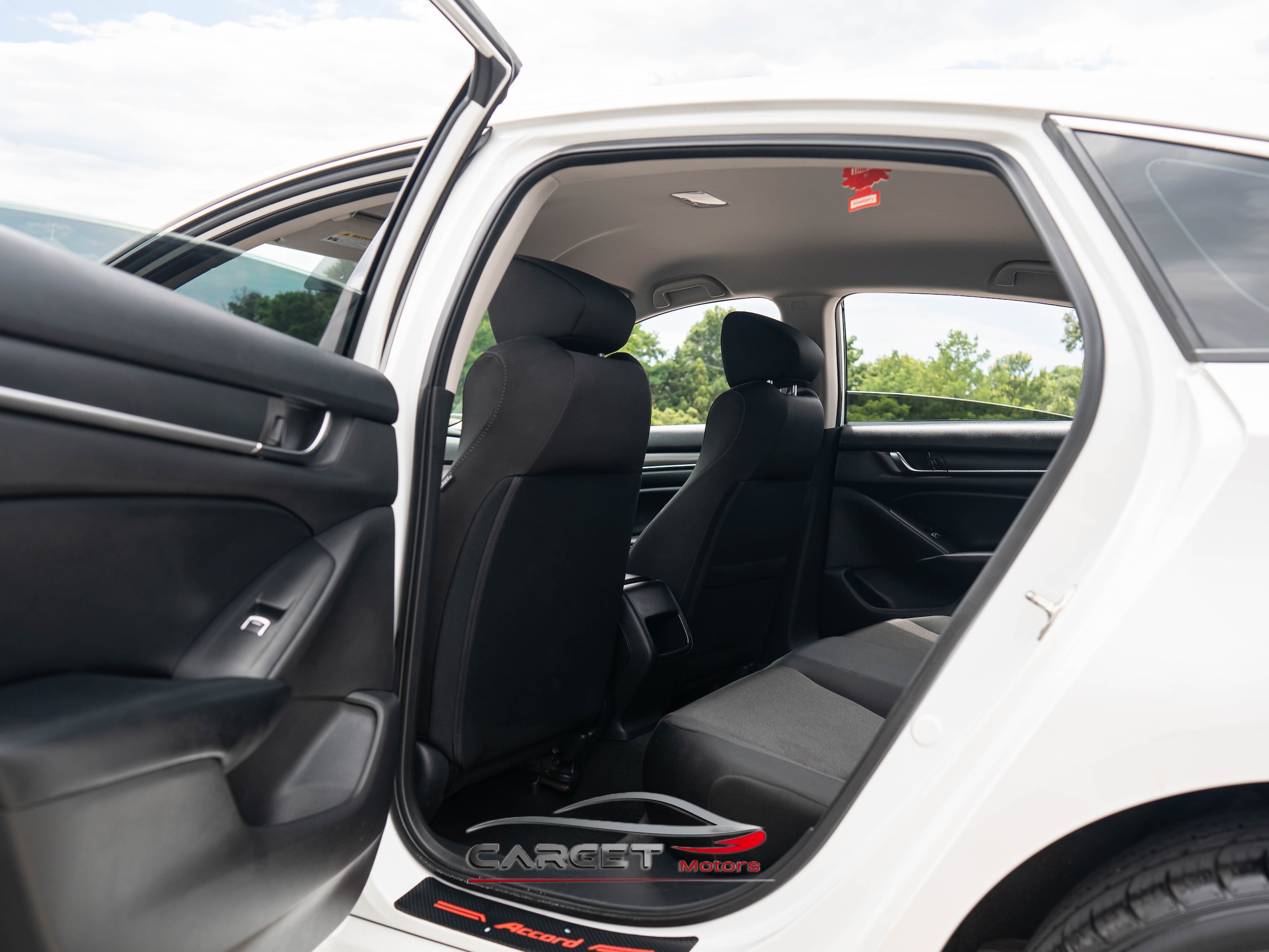 Vehicle image 19 of 47