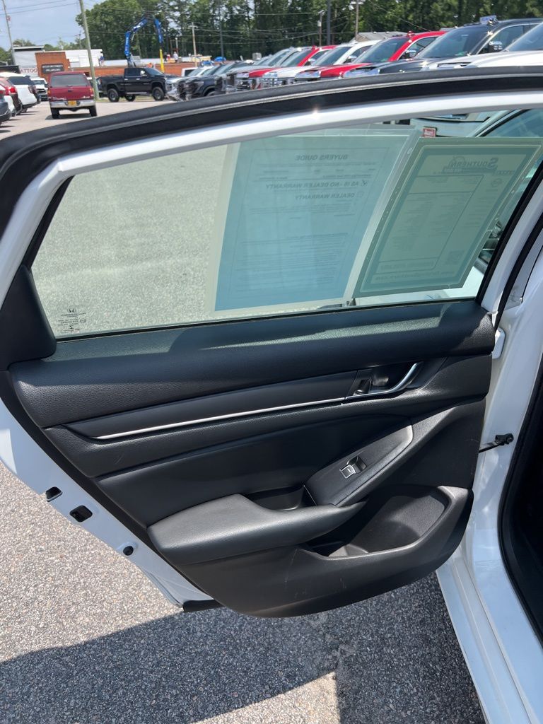 2018 Honda Accord LX 1.5T Image 26 of 30