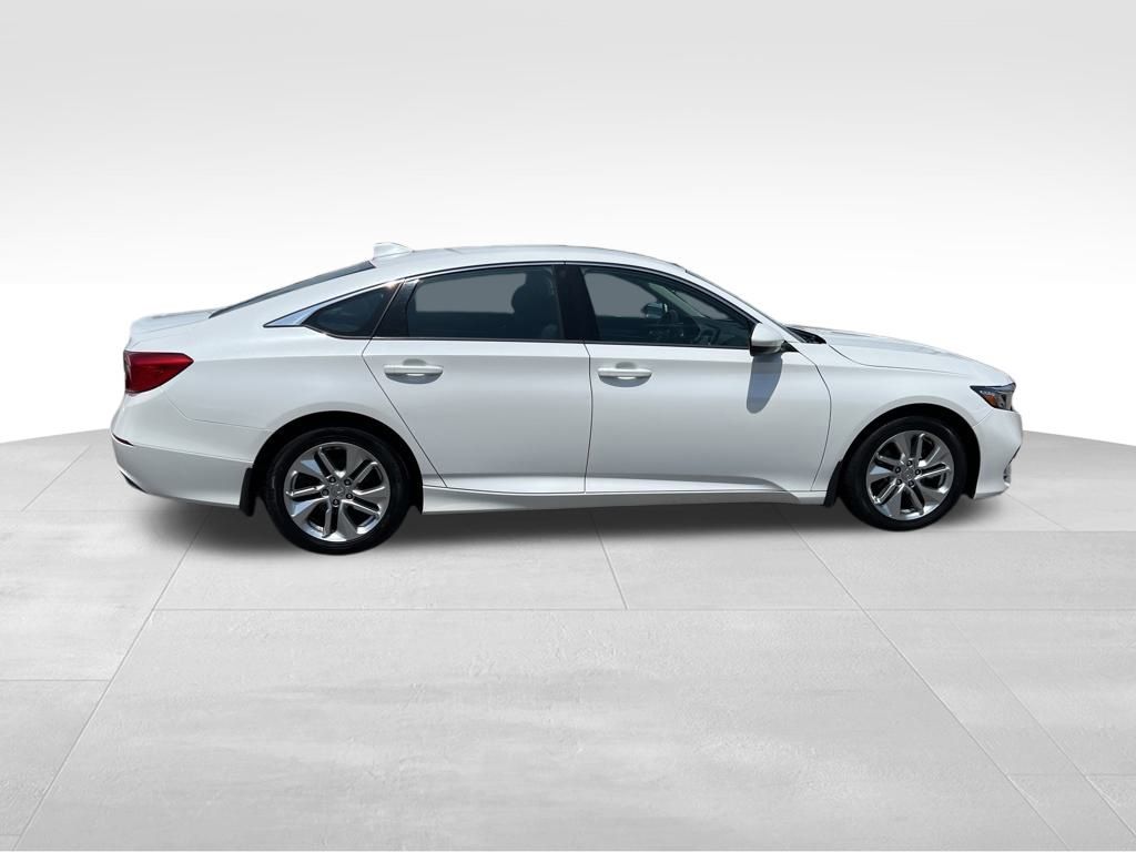 2018 Honda Accord LX 1.5T Image 4 of 30