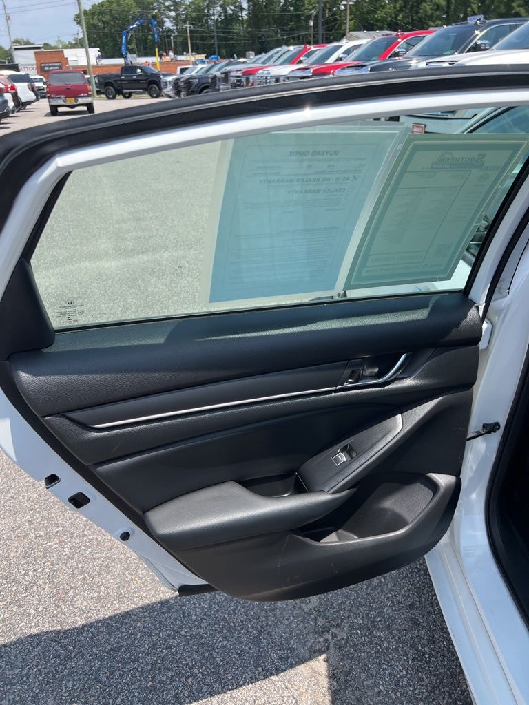 2018 Honda Accord LX 1.5T Image 26 of 30