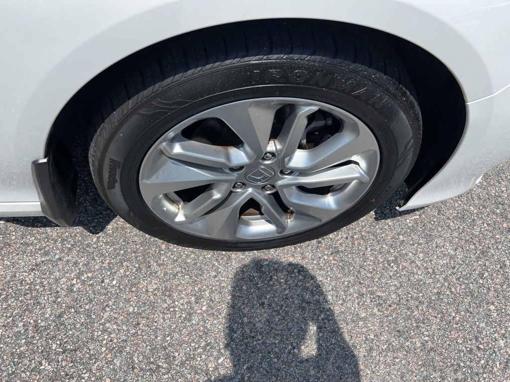 2018 Honda Accord LX 1.5T Image 12 of 30