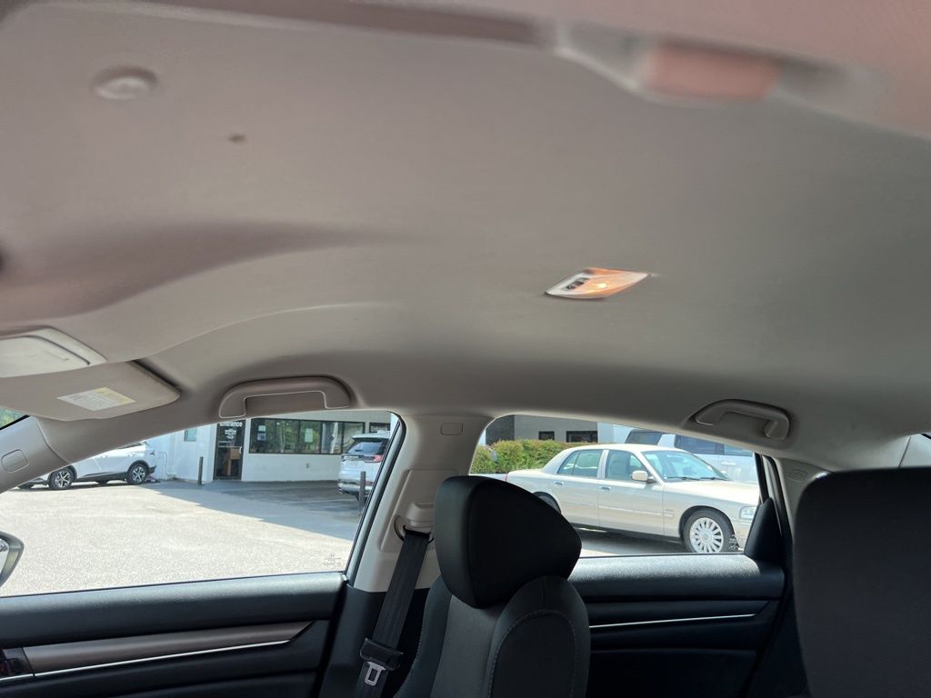 2018 Honda Accord LX 1.5T Image 20 of 30