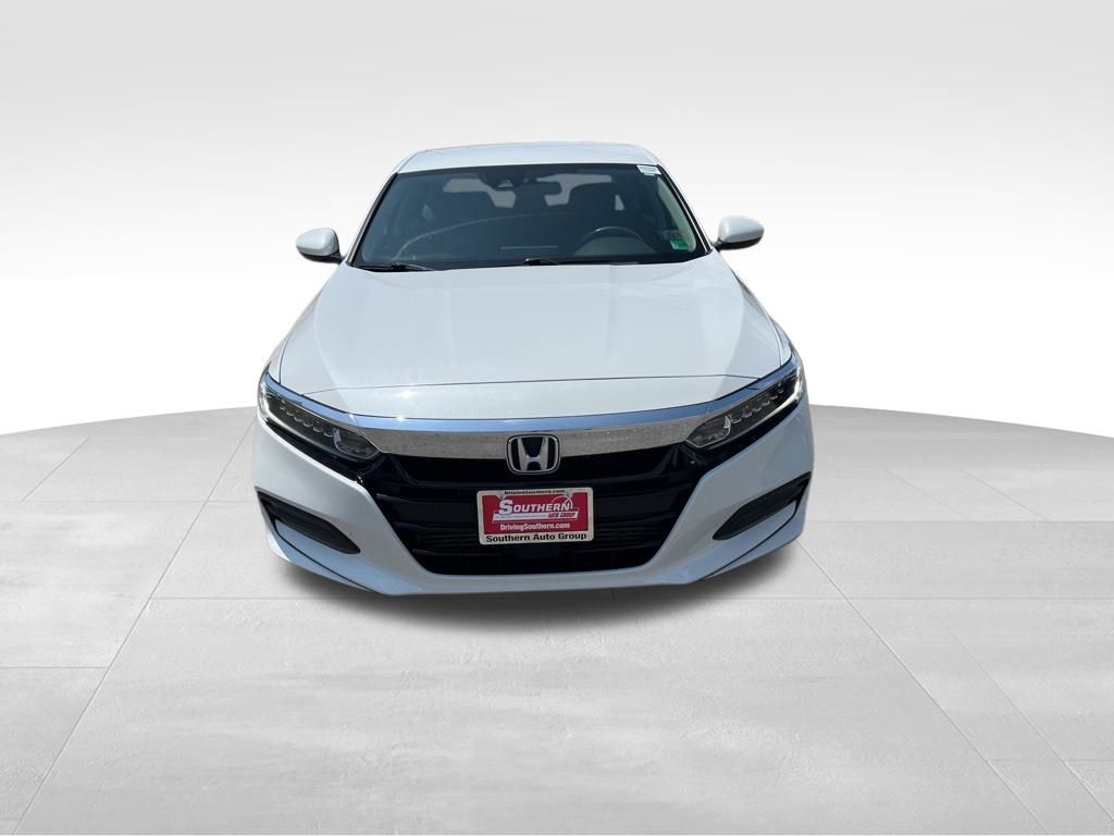 2018 Honda Accord LX 1.5T Image 2 of 30