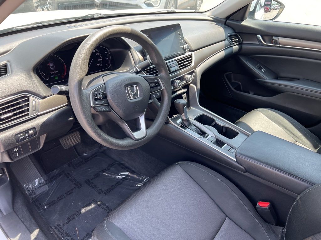 2018 Honda Accord LX 1.5T Image 19 of 30
