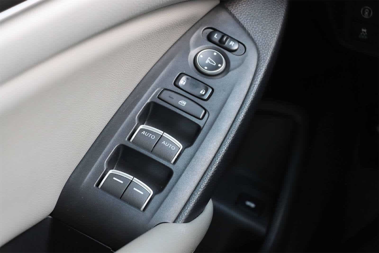 2018 Honda Accord LX 1.5T Image 22 of 25
