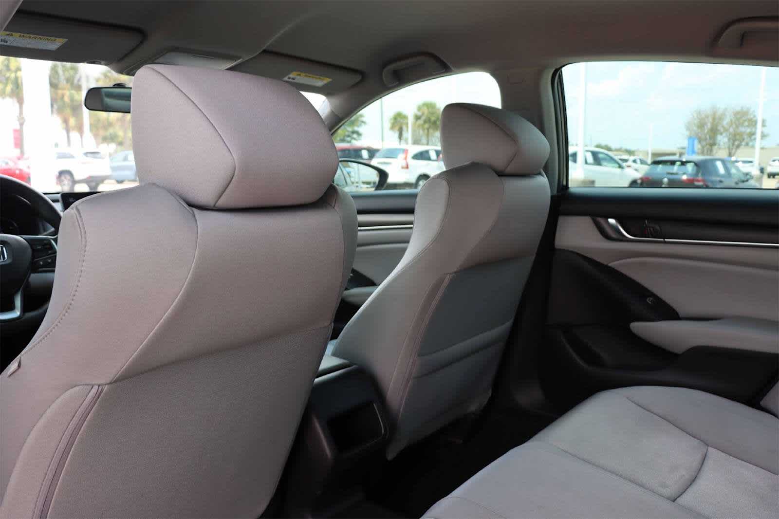 2018 Honda Accord LX 1.5T Image 10 of 25