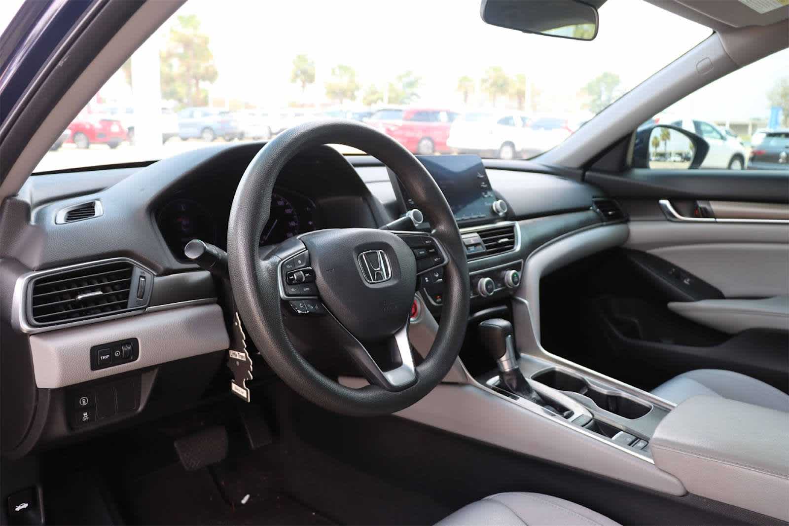 2018 Honda Accord LX 1.5T Image 13 of 25