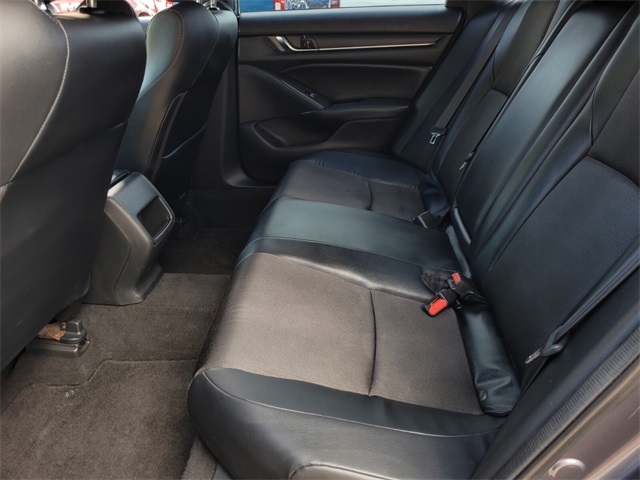 Vehicle image 14 of 38