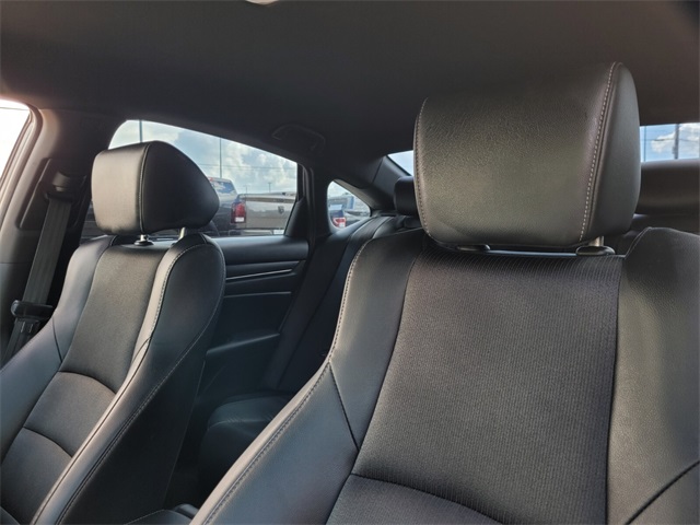 Vehicle image 10 of 38