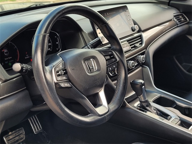 Vehicle image 17 of 38