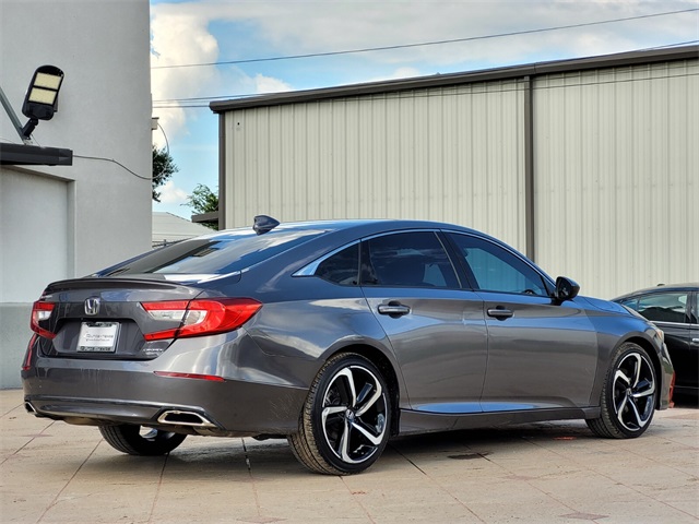 Vehicle image 4 of 38