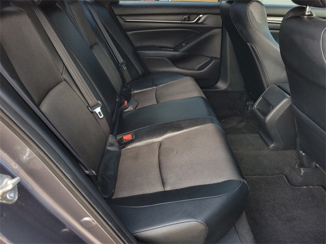Vehicle image 11 of 38
